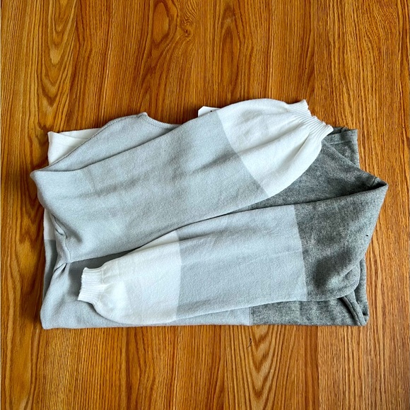 Sweater - Picture 2 of 2